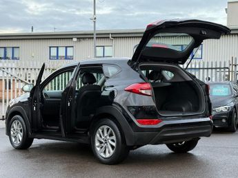 HYUNDAI TUCSON 1.7 CRDi Blue Drive SE Nav SUV 5dr Diesel DCT Euro 6 (s/s) (141 