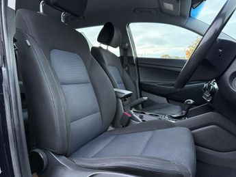 HYUNDAI TUCSON 1.7 CRDi Blue Drive SE Nav SUV 5dr Diesel DCT Euro 6 (s/s) (141 