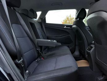 HYUNDAI TUCSON 1.7 CRDi Blue Drive SE Nav SUV 5dr Diesel DCT Euro 6 (s/s) (141 