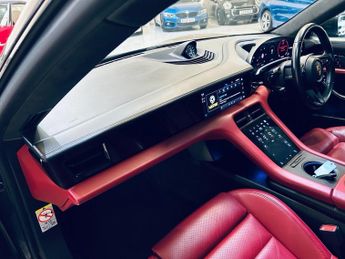 PORSCHE TAYCAN Performance Plus 93.4kWh Turbo Saloon 4dr Electric Auto 4WD (680