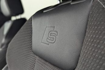 AUDI A4 AVANT 2.0 TDI 35 S line Estate 5dr Diesel S Tronic Euro 6 (s/s) (163 p