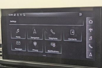 AUDI A4 AVANT 2.0 TDI 35 S line Estate 5dr Diesel S Tronic Euro 6 (s/s) (163 p