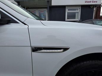 JAGUAR F-PACE 2.0 D180 Prestige SUV 5dr Diesel Auto AWD Euro 6 (s/s) (180 ps)