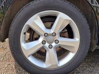 AUDI Q3 2.0 TDI QUATTRO S LINE 5d 175 BHP