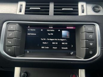 LAND ROVER RANGE ROVER EVOQUE 2.0 TD4 SE Tech SUV 5dr Diesel Auto 4WD Euro 6 (s/s) (180 ps)
