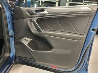 VOLKSWAGEN TIGUAN ALLSPACE 2.0 TDI SEL SUV 5dr Diesel DSG 4Motion Euro 6 (s/s) (190 ps)