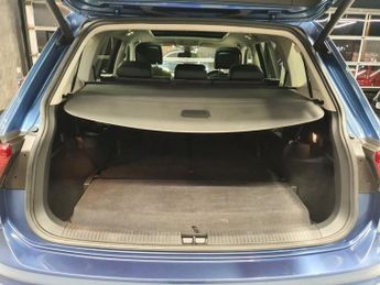 VOLKSWAGEN TIGUAN ALLSPACE 2.0 TDI SEL SUV 5dr Diesel DSG 4Motion Euro 6 (s/s) (190 ps)