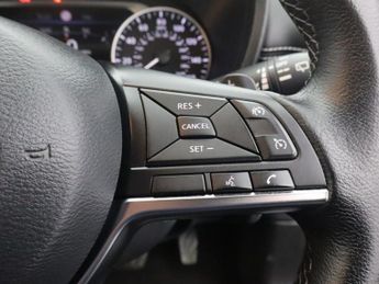 NISSAN JUKE 1.0 DIG-T N-Connecta SUV 5dr Petrol DCT Auto Euro 6 (s/s) (114 p