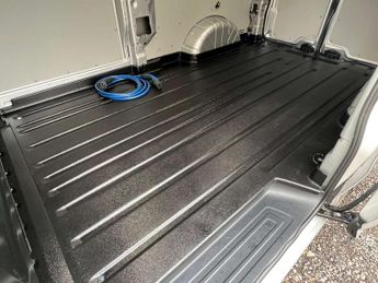FORD TRANSIT CUSTOM Transit Custom 320 Sport EV 5dr