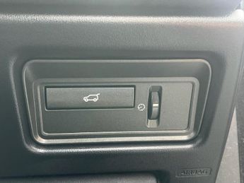 LAND ROVER RANGE ROVER EVOQUE 2.2 SD4 Pure Tech SUV 5dr Diesel Auto 4WD Euro 5 (s/s) (190 ps)