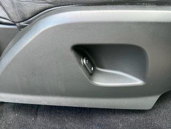 LAND ROVER RANGE ROVER EVOQUE 2.2 SD4 Pure Tech SUV 5dr Diesel Auto 4WD Euro 5 (s/s) (190 ps)