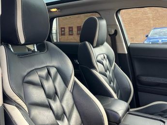 LAND ROVER RANGE ROVER EVOQUE 2.2 SD4 Pure Tech SUV 5dr Diesel Auto 4WD Euro 5 (s/s) (190 ps)