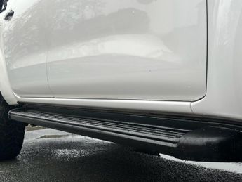 NISSAN NAVARA 2.3 dCi Tekna Pickup Double Cab 4dr Diesel Auto 4WD Euro 6 (190 