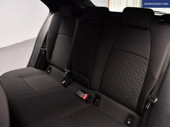 TOYOTA COROLLA 1.8 VVT-h GPF Icon Tech Hatchback 5dr Petrol Hybrid CVT Euro 6 (