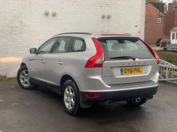 VOLVO XC60 2.4 D5 SE SUV 5dr Diesel Geartronic AWD Euro 5 (215 ps)