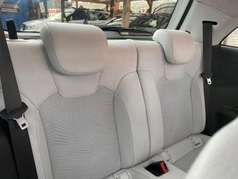 VAUXHALL ADAM 1.4 16v White Edition Hatchback 3dr Petrol Manual Euro 5 (87 ps)