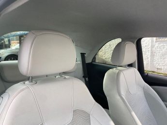 VAUXHALL ADAM 1.4 16v White Edition Hatchback 3dr Petrol Manual Euro 5 (87 ps)