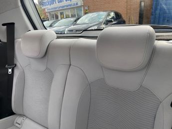 VAUXHALL ADAM 1.4 16v White Edition Hatchback 3dr Petrol Manual Euro 5 (87 ps)