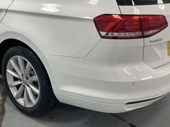 VOLKSWAGEN PASSAT 2.0 TDI BlueMotion Tech SE Business Estate 5dr Diesel Manual Eur