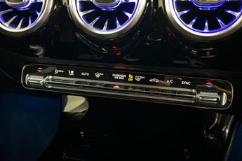 MERCEDES-BENZ CLA 1.3 CLA180 AMG Line Coupe 4dr Petrol 7G-DCT Euro 6 (s/s) (136 ps