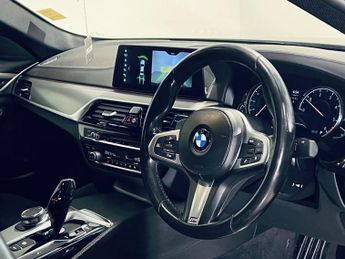 BMW 5 SERIES 2.0 520d M Sport Saloon 4dr Diesel Auto Euro 6 (s/s) (190 ps)