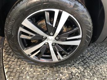 PEUGEOT 3008 1.2 PureTech GPF Allure SUV 5dr Petrol EAT Euro 6 (s/s) (130 ps)