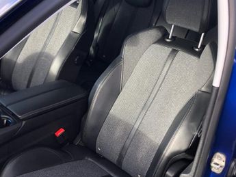 PEUGEOT 3008 1.2 PureTech GPF Allure SUV 5dr Petrol EAT Euro 6 (s/s) (130 ps)