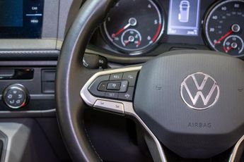 VOLKSWAGEN TRANSPORTER 2.0 TDI T30 Highline Kombi 5dr Diesel DSG FWD SWB Euro 6 (s/s) (