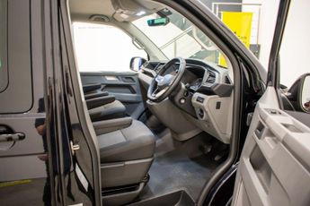 VOLKSWAGEN TRANSPORTER 2.0 TDI T30 Highline Kombi 5dr Diesel DSG FWD SWB Euro 6 (s/s) (