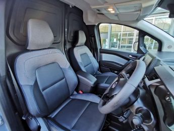 NISSAN TOWNSTAR 45kWh Acenta Panel Van 6dr Electric Auto L1 (122 ps)