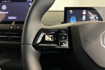 MG MG 4 64kWh SE Long Range Hatchback 5dr Electric Auto (203 ps) Adaptiv