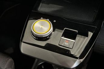 MG MG 4 64kWh SE Long Range Hatchback 5dr Electric Auto (203 ps) Adaptiv