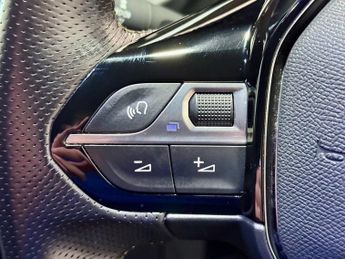 PEUGEOT E-2008 50kWh GT SUV 5dr Electric Auto (136 ps)