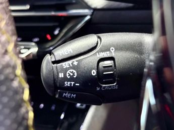 PEUGEOT E-2008 50kWh GT SUV 5dr Electric Auto (136 ps)
