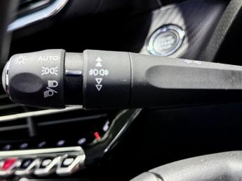 PEUGEOT E-2008 50kWh GT SUV 5dr Electric Auto (136 ps)