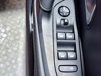 PEUGEOT E-2008 50kWh GT SUV 5dr Electric Auto (136 ps)