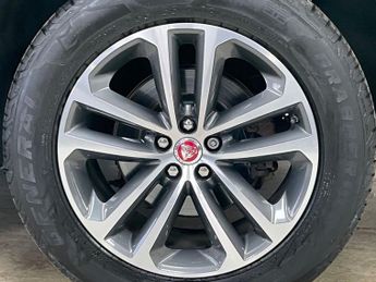 JAGUAR F-PACE 2.0 D180 R-Sport SUV 5dr Diesel Auto Euro 6 (s/s) (180 ps)
