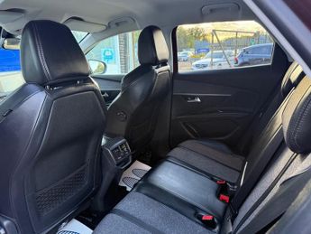 PEUGEOT 3008 1.2 PureTech Allure SUV 5dr Petrol EAT Euro 6 (s/s) (130 ps)