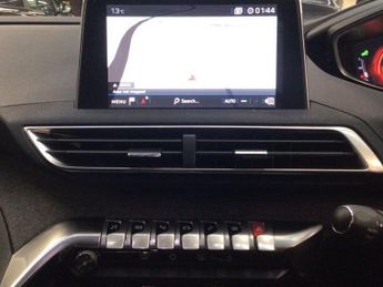 PEUGEOT 3008 1.2 PureTech Allure SUV 5dr Petrol EAT Euro 6 (s/s) (130 ps)