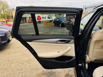 BMW 5 SERIES 2.0 520d M Sport Touring 5dr Diesel Auto Euro 6 (s/s) (190 ps)