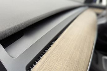 TESLA Model 3 (Dual Motor) Long Range Saloon 4dr Electric Auto 4WDE (346 ps)