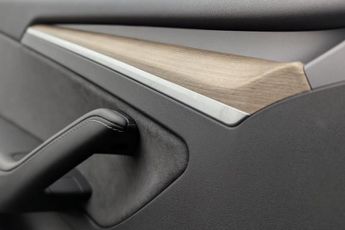 TESLA Model 3 (Dual Motor) Long Range Saloon 4dr Electric Auto 4WDE (346 ps)