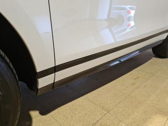 LAND ROVER RANGE ROVER EVOQUE 2.0 D200 MHEV R-Dynamic S SUV 5dr Diesel Auto 4WD Euro 6 (s/s) (