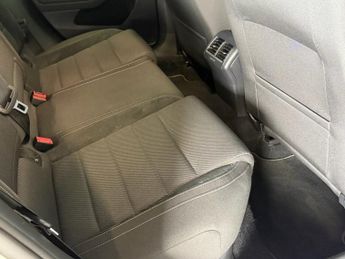 VOLKSWAGEN GOLF 2.0 TSI R Hatchback 5dr Petrol DSG 4Motion Euro 6 (s/s) (300 ps)