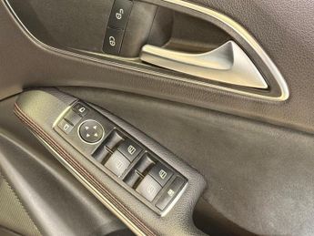 MERCEDES-BENZ A-CLASS 2.1 A200d AMG Line Hatchback 5dr Diesel 7G-DCT Euro 6 (s/s) (136