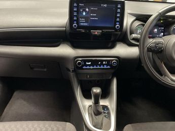 TOYOTA YARIS 1.5 VVT-h Design Hatchback 5dr Petrol Hybrid E-CVT Euro 6 (s/s) 