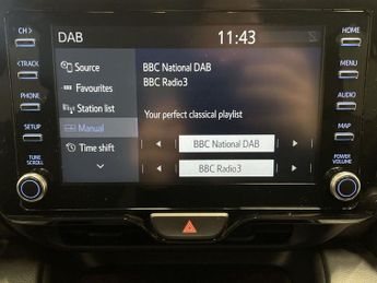 TOYOTA YARIS 1.5 VVT-h Design Hatchback 5dr Petrol Hybrid E-CVT Euro 6 (s/s) 