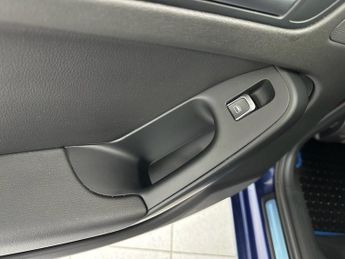 AUDI A4 2.0 TDI ultra SE Technik Saloon 4dr Diesel Manual Euro 6 (s/s) (