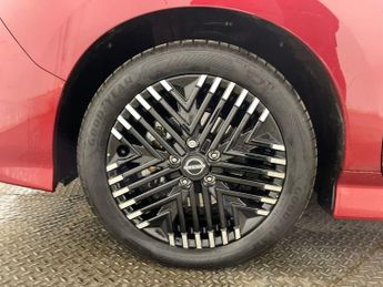 NISSAN LEAF 39kWh Tekna Hatchback 5dr Electric Auto (150 ps)