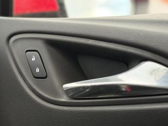 VAUXHALL ASTRA 1.4i Turbo GPF SRi Sports Tourer 5dr Petrol Auto Euro 6 (s/s) (1